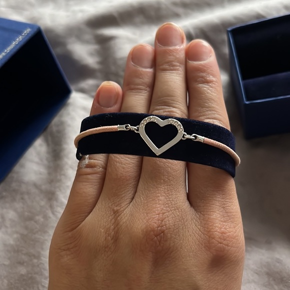 SWAROVSKI PINK CORD CRYSTAL HEART CHARM BRACELET - Picture 3 of 6